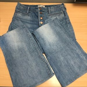 !MOVING SALE!  Madewell flea market flares: button front edition 32